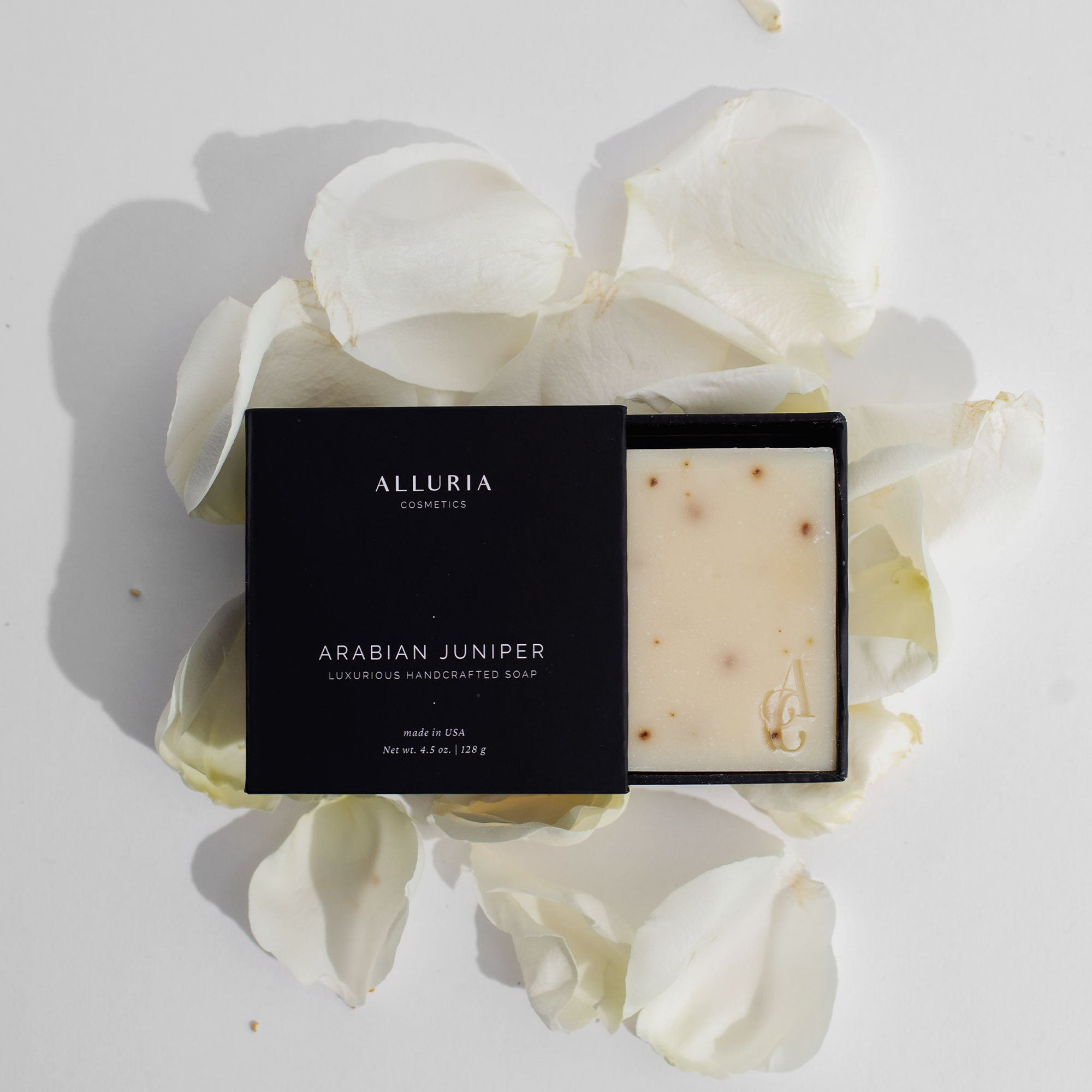 Karolina Król Studio minimalist branding and sustainable packaging design 