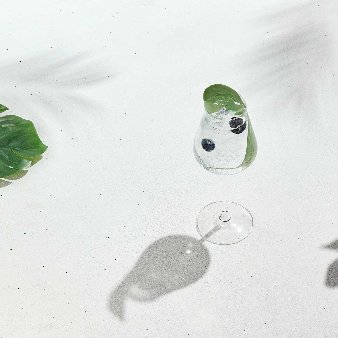 karolina krol studio nordic berry cocktails alcohol drinks minimalist brand identity design basil