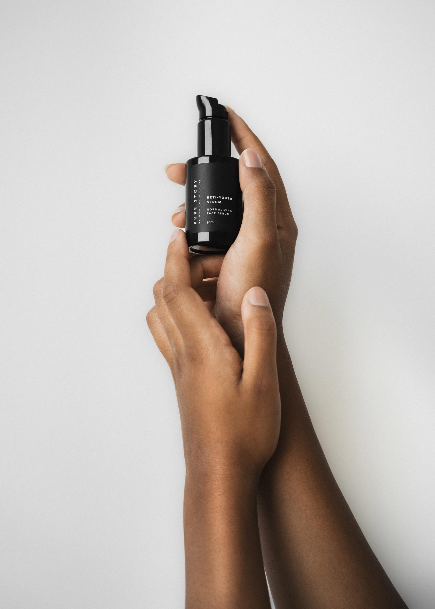 karolina-krol-studio-pure-story-dermocosmetics-minimalist-brand-identity-packaging-design